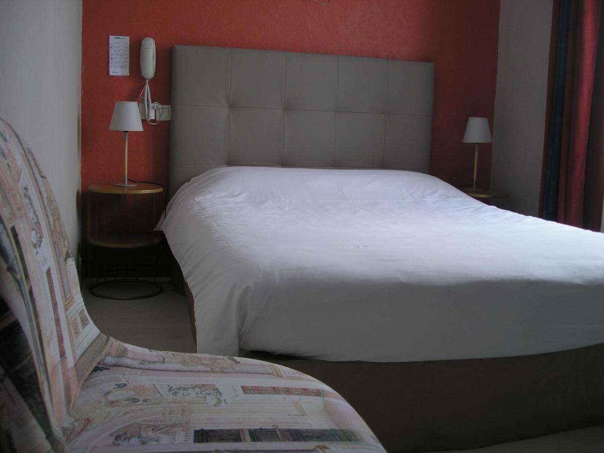 Auberge Du Calvaire Pontchateau Luaran gambar